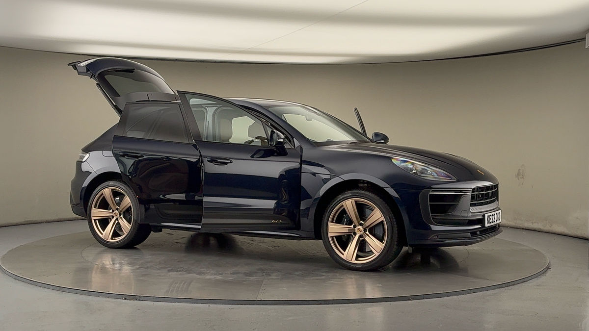 More views of Porsche Macan