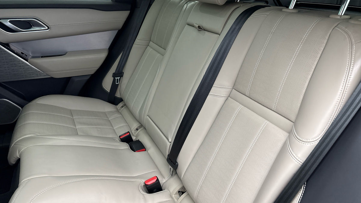 Land Rover Range Rover Velar Image 8