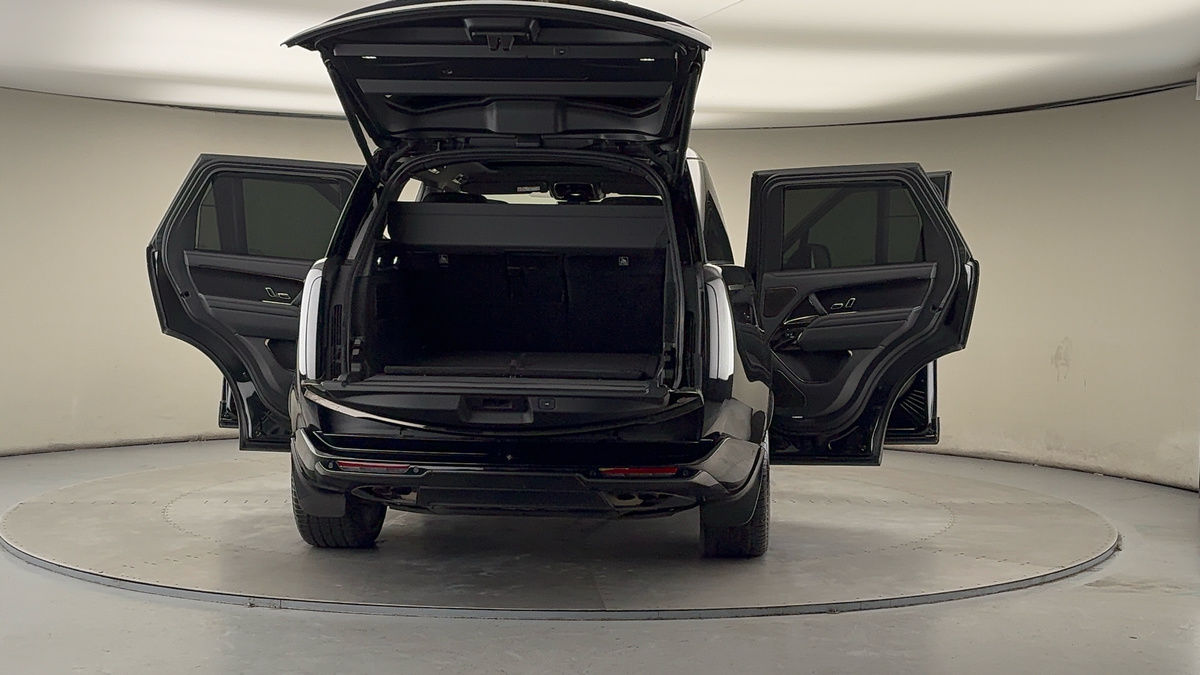 More views of Land Rover Range Rover