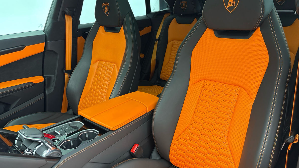 Lamborghini Urus Image 7