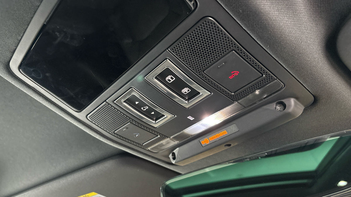 Land Rover Defender 110 Urban Image 31