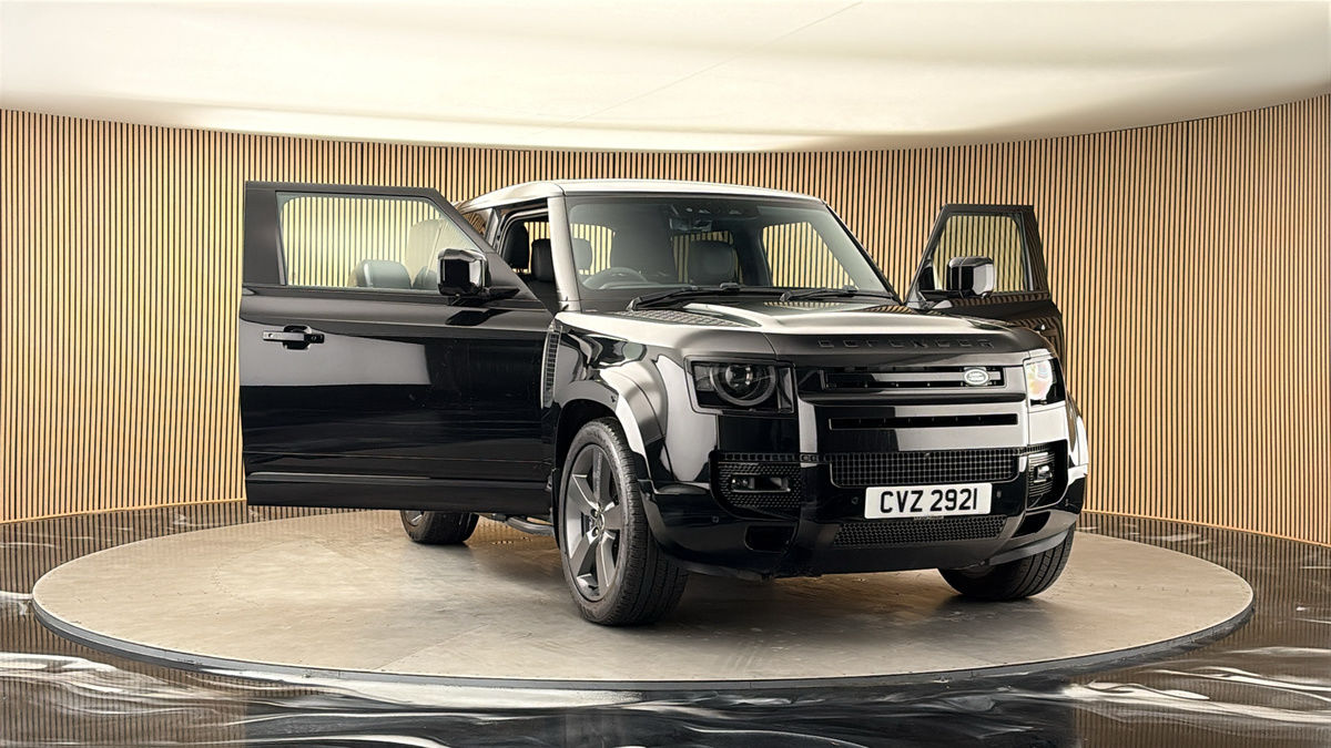 More views of Land Rover Defender 90