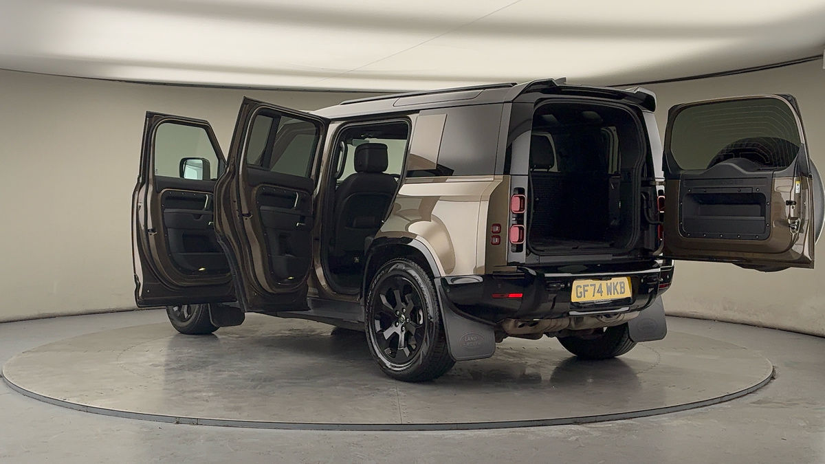 More views of Land Rover Defender 110