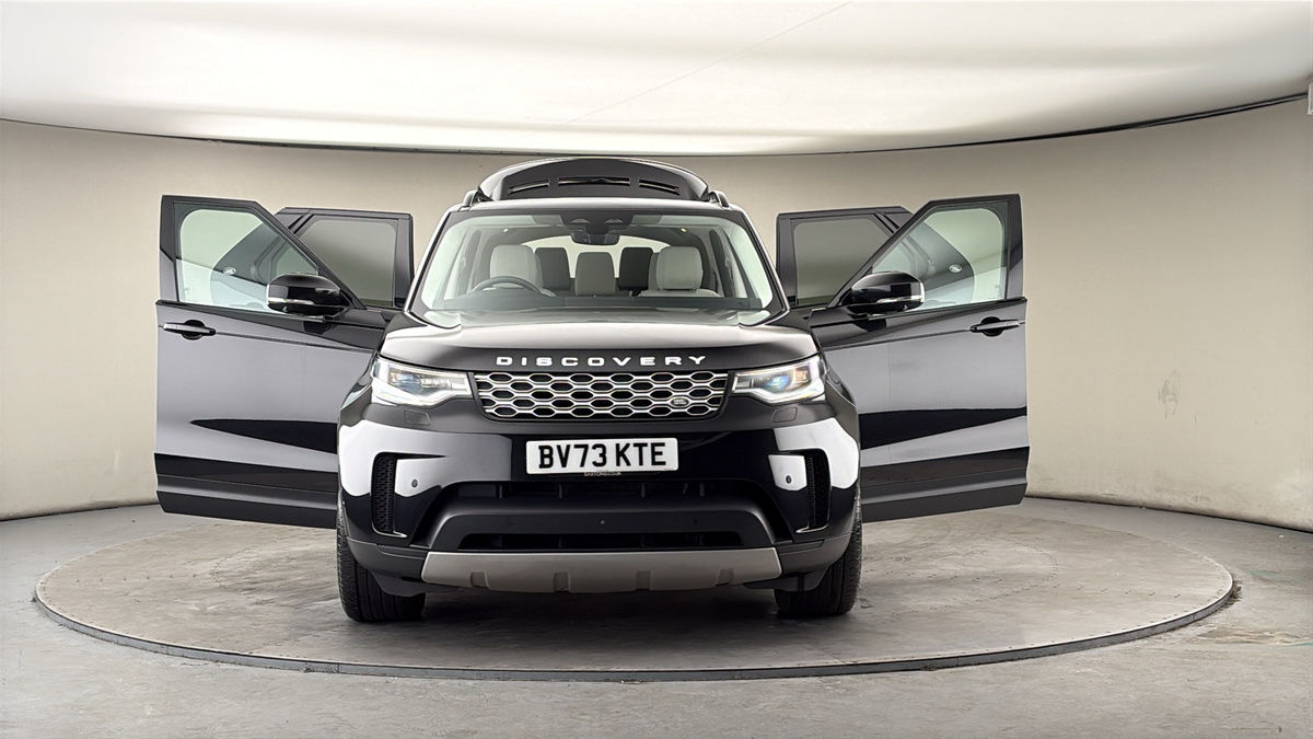 More views of Land Rover Discovery