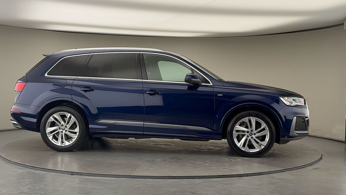 More views of Audi Q7