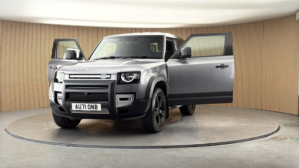 More views of Land Rover Defender 90