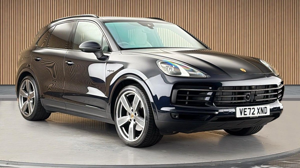 Porsche Cayenne Sticky Header Image