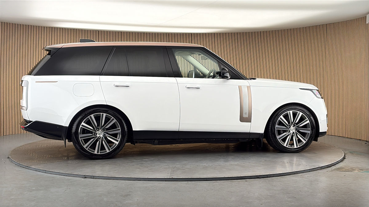 More views of Land Rover Range Rover