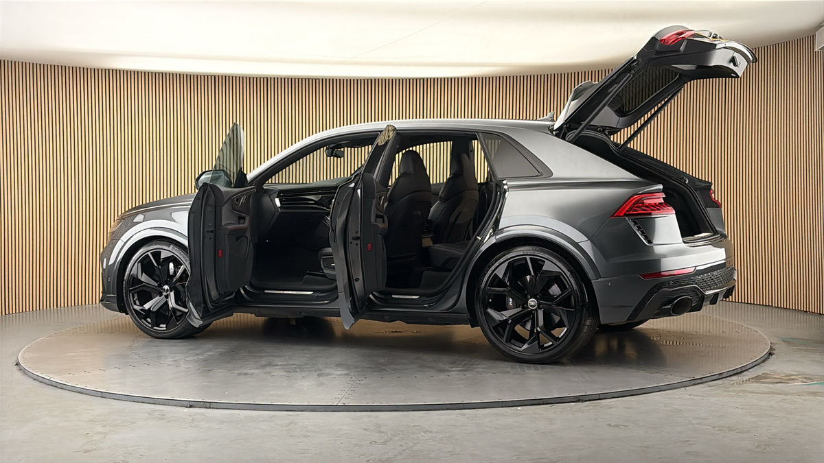 More views of Audi RSQ8