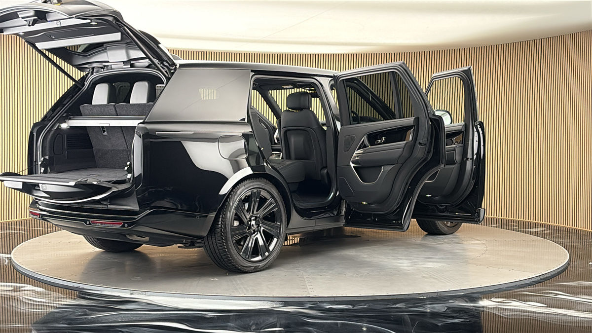 More views of Land Rover Range Rover