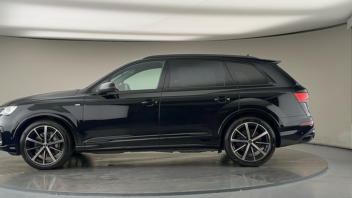 More views of Audi Q7