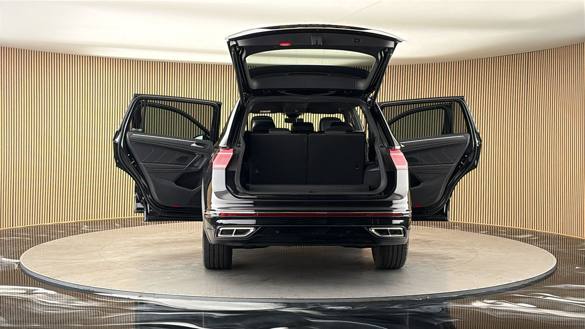 More views of Volkswagen Tiguan Allspace