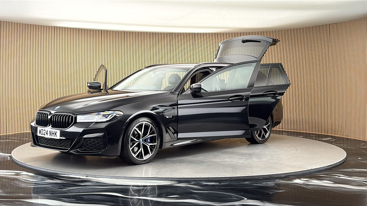 BMW 5 Series Image 22