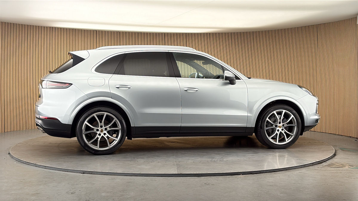 More views of Porsche Cayenne