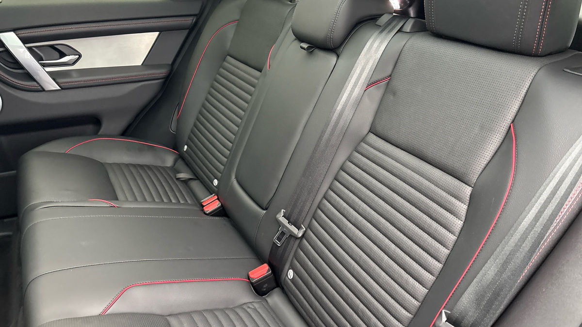 Land Rover Discovery Sport Image 8