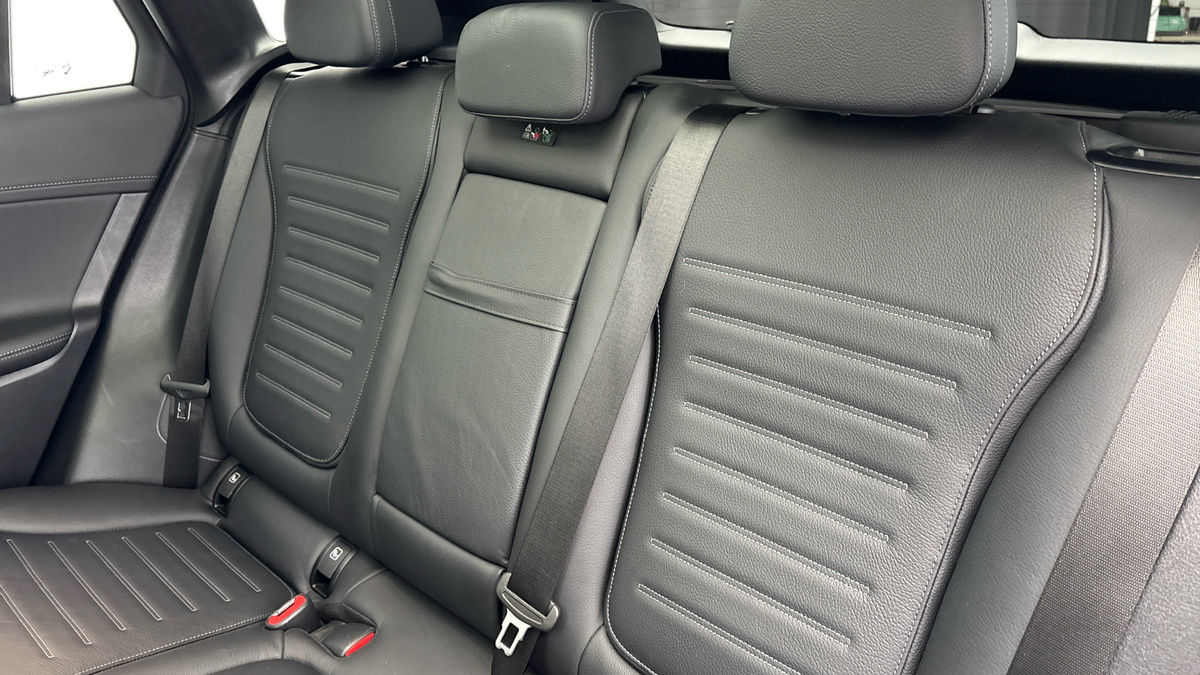 Mercedes-Benz GLC Image 8