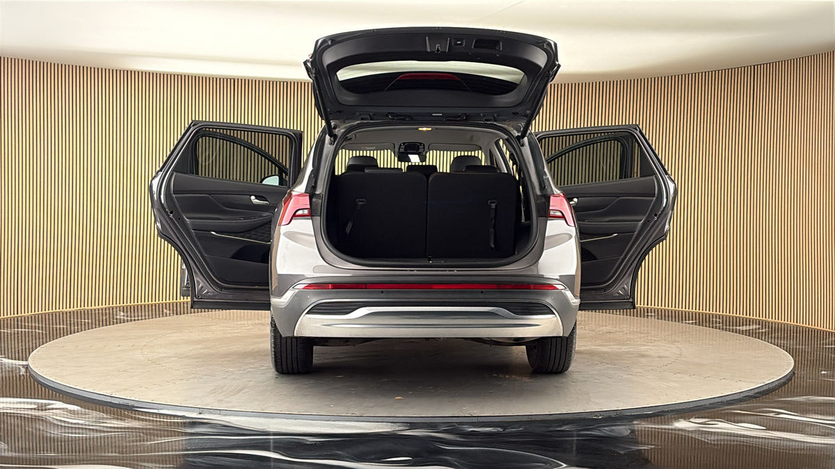 More views of Hyundai Santa Fe