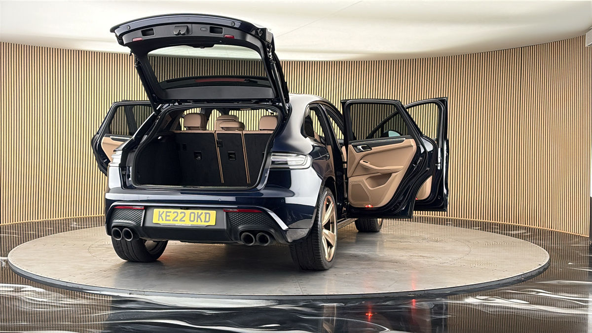 More views of Porsche Macan