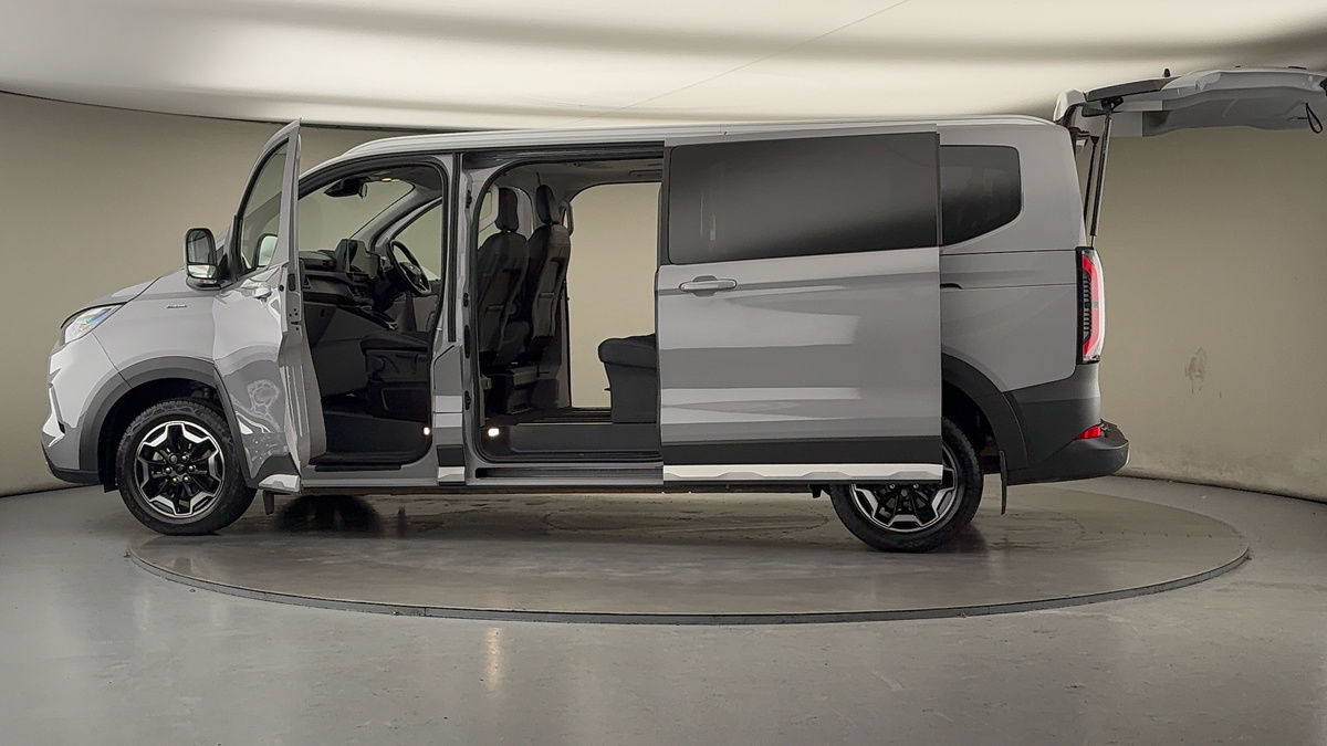 More views of Ford Tourneo Custom V710