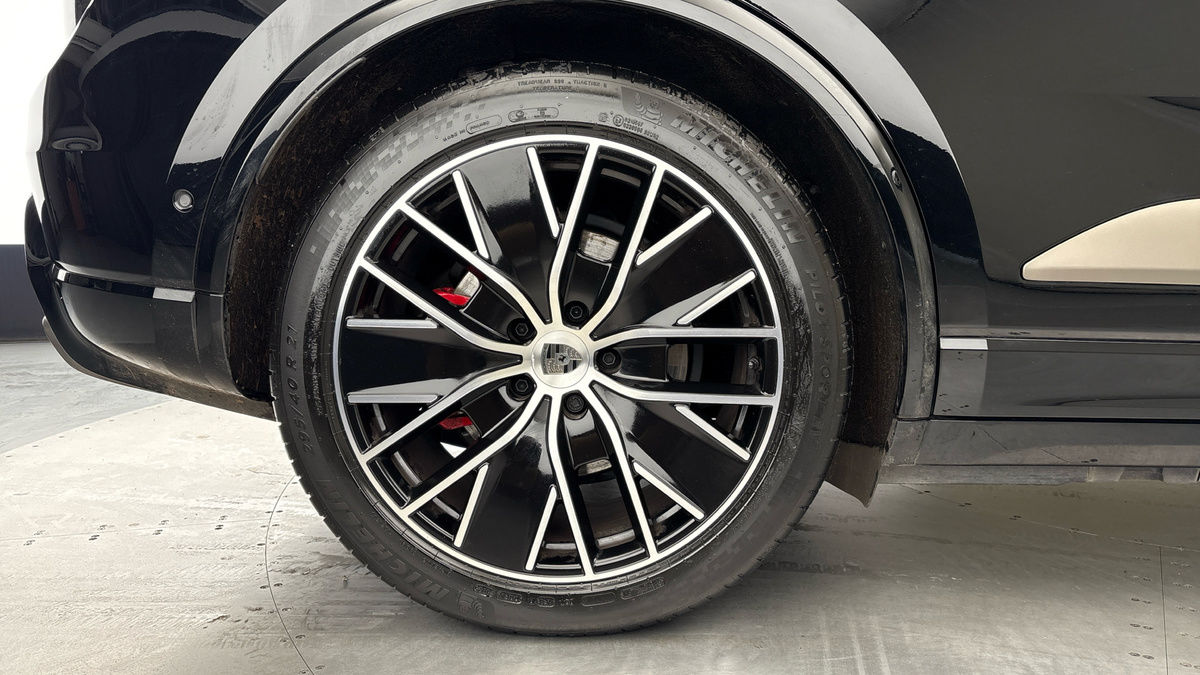 Porsche Macan Image 10