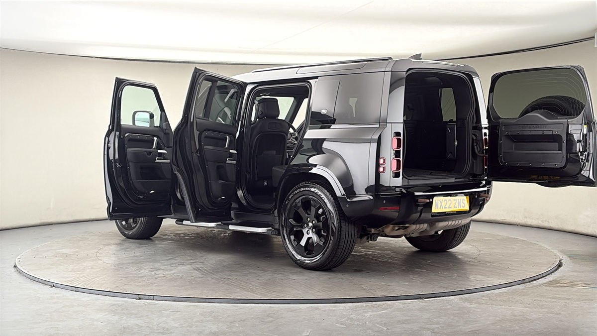 More views of Land Rover Defender 110