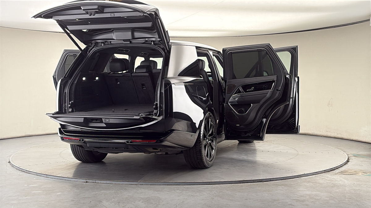 More views of Land Rover Range Rover