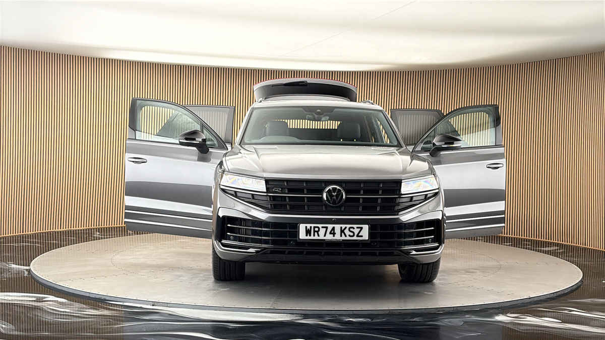 More views of Volkswagen Touareg