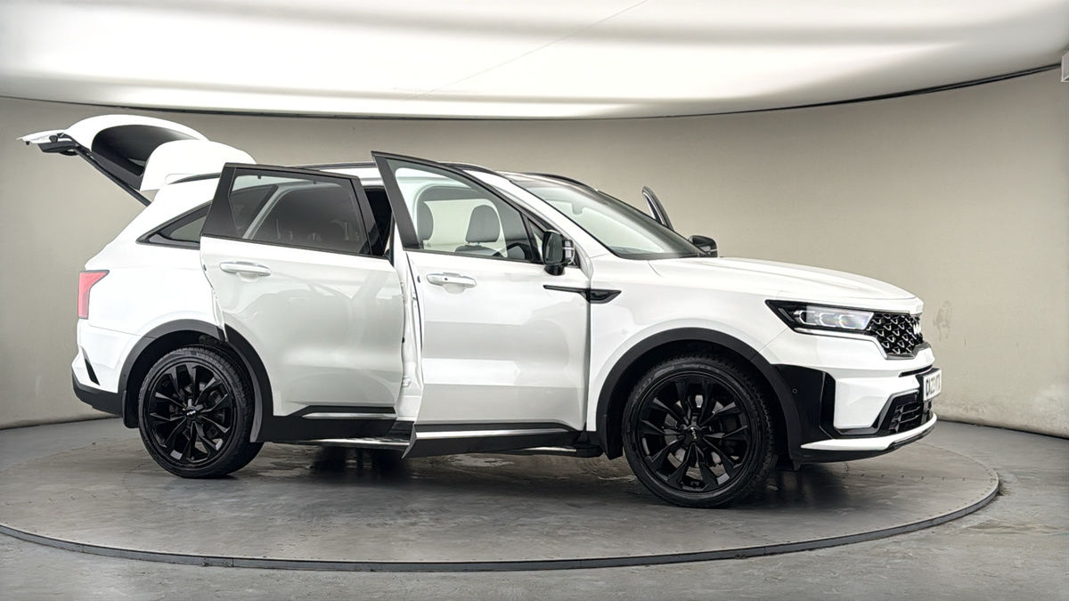 More views of Kia Sorento