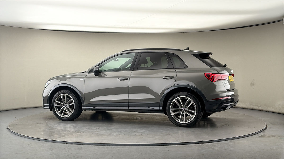 More views of Audi Q3