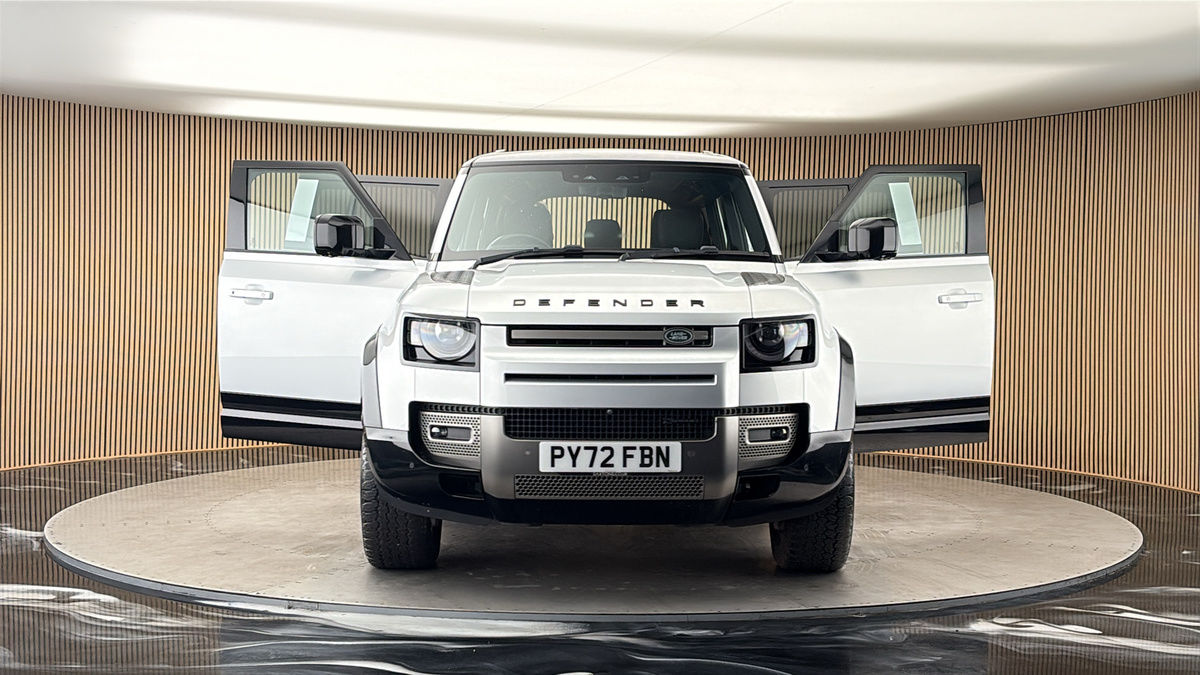 More views of Land Rover Defender 110