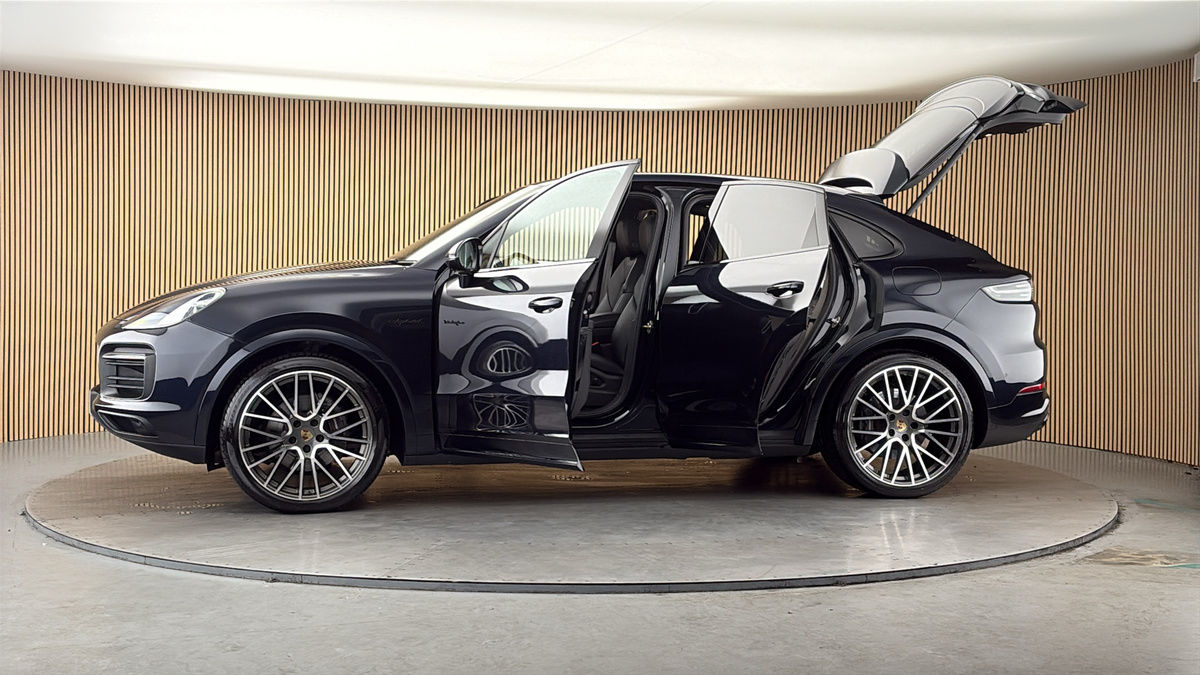 More views of Porsche Cayenne