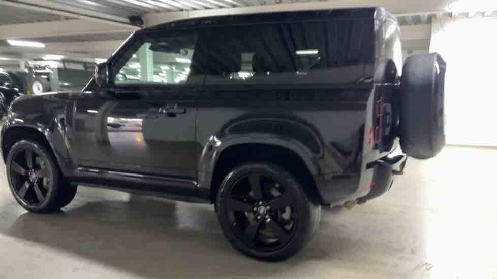 More views of Land Rover Defender 90