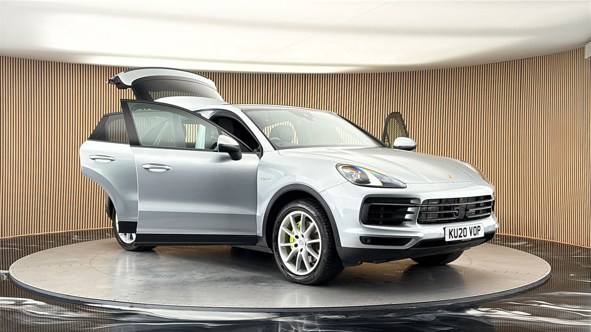 More views of Porsche Cayenne