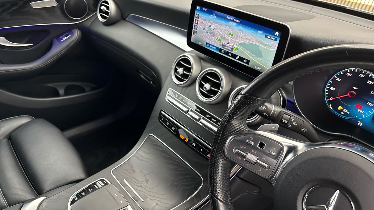Mercedes-Benz GLC Image 18