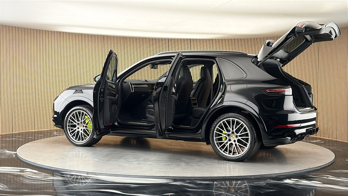 More views of Porsche Cayenne