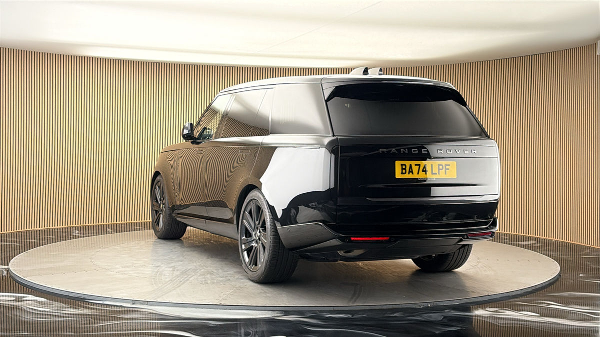 More views of Land Rover Range Rover