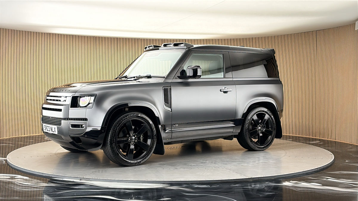More views of Land Rover Defender 90
