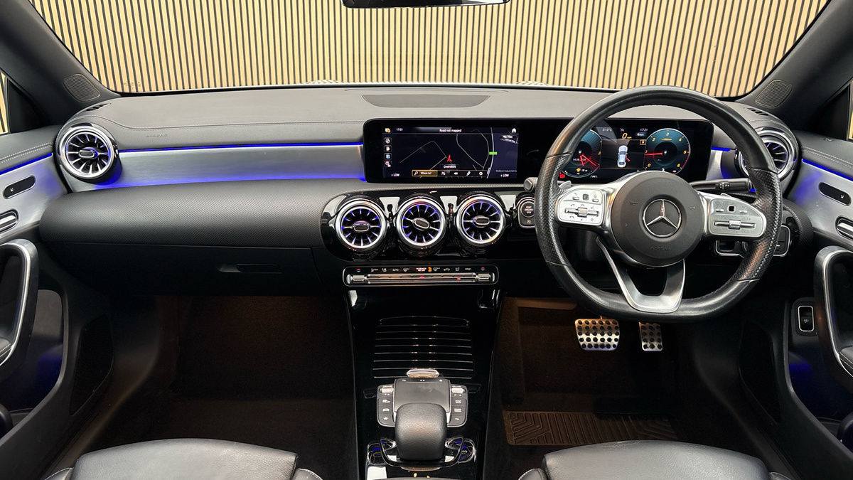 Mercedes-Benz CLA Image 12