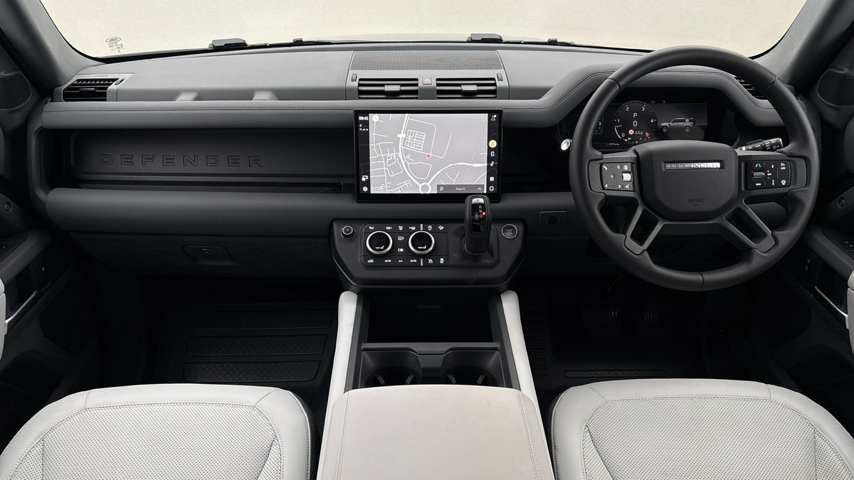 Land Rover Defender 110 Image 12