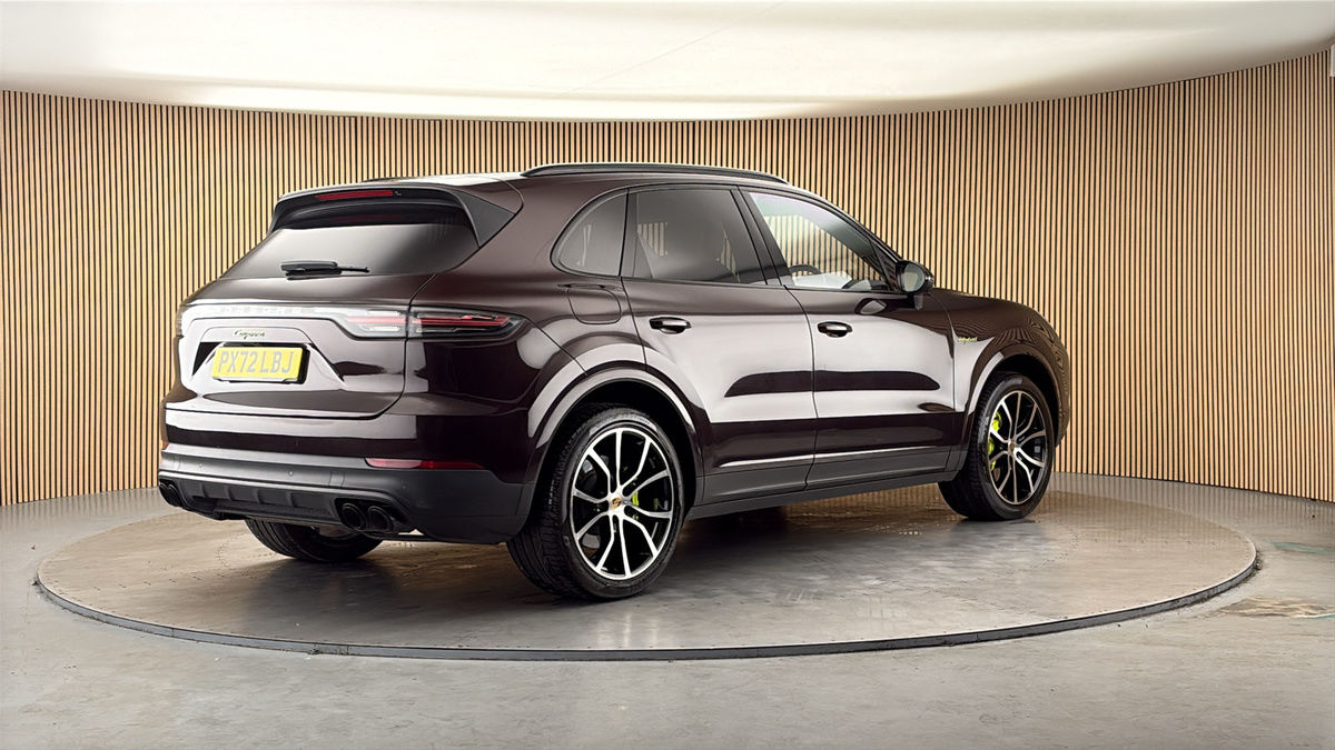 Porsche Cayenne Image 21