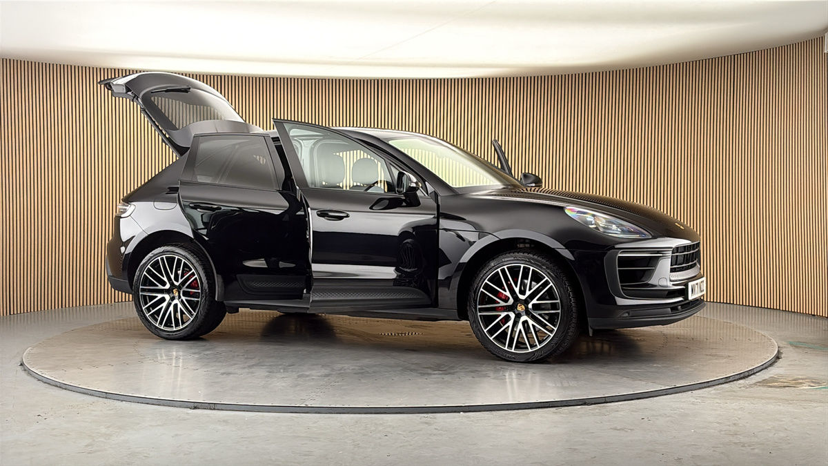 More views of Porsche Macan
