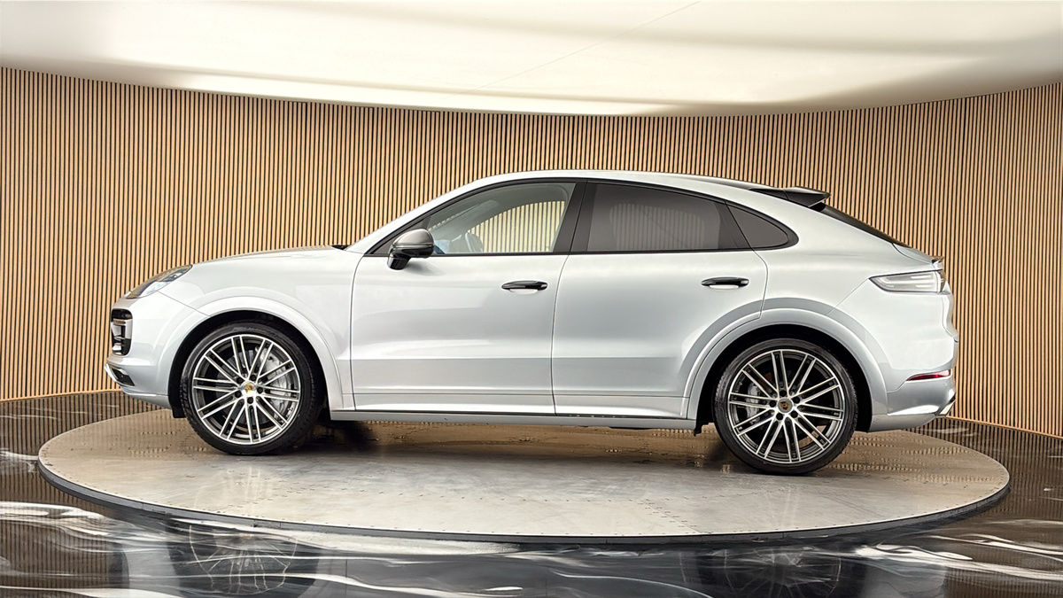 More views of Porsche Cayenne