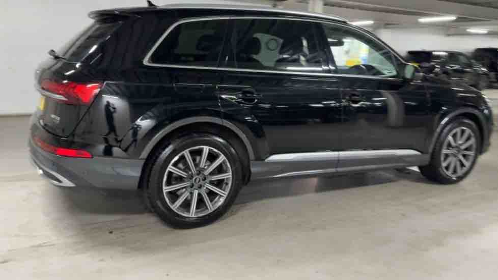 More views of Audi Q7