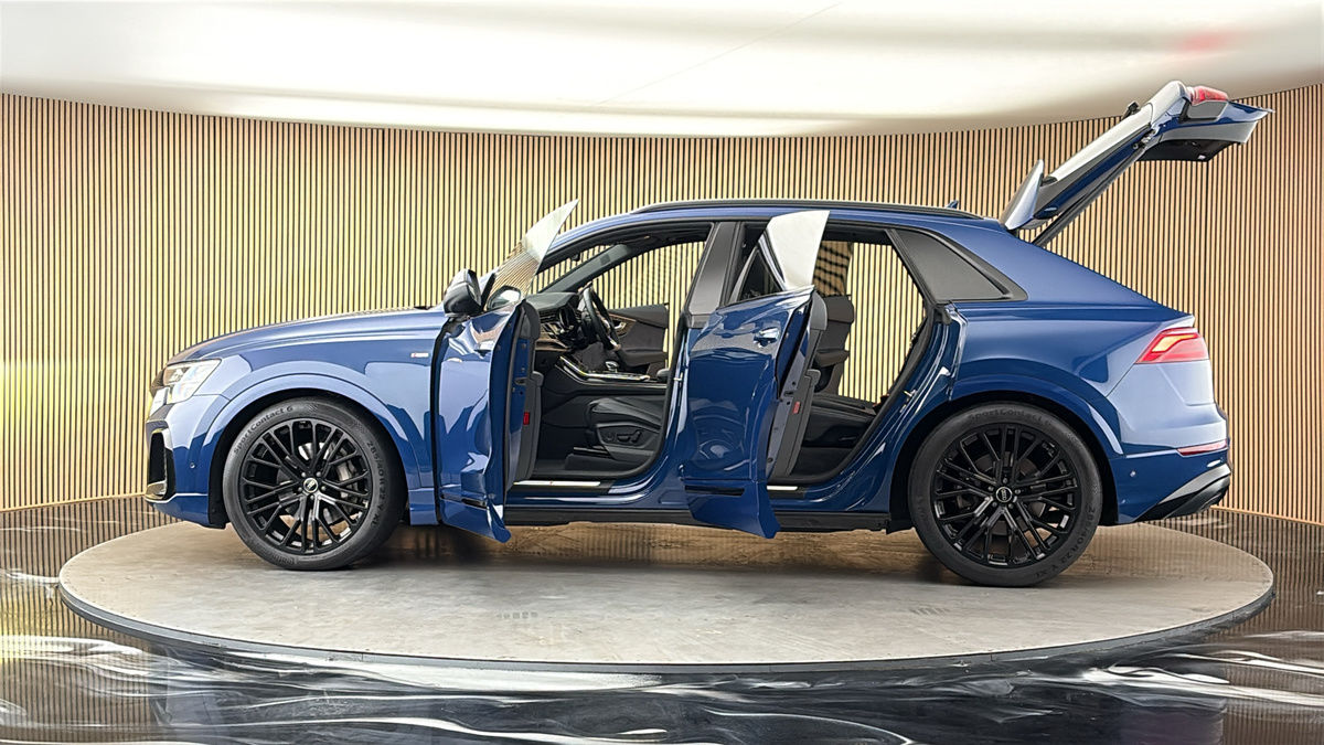 More views of Audi Q8