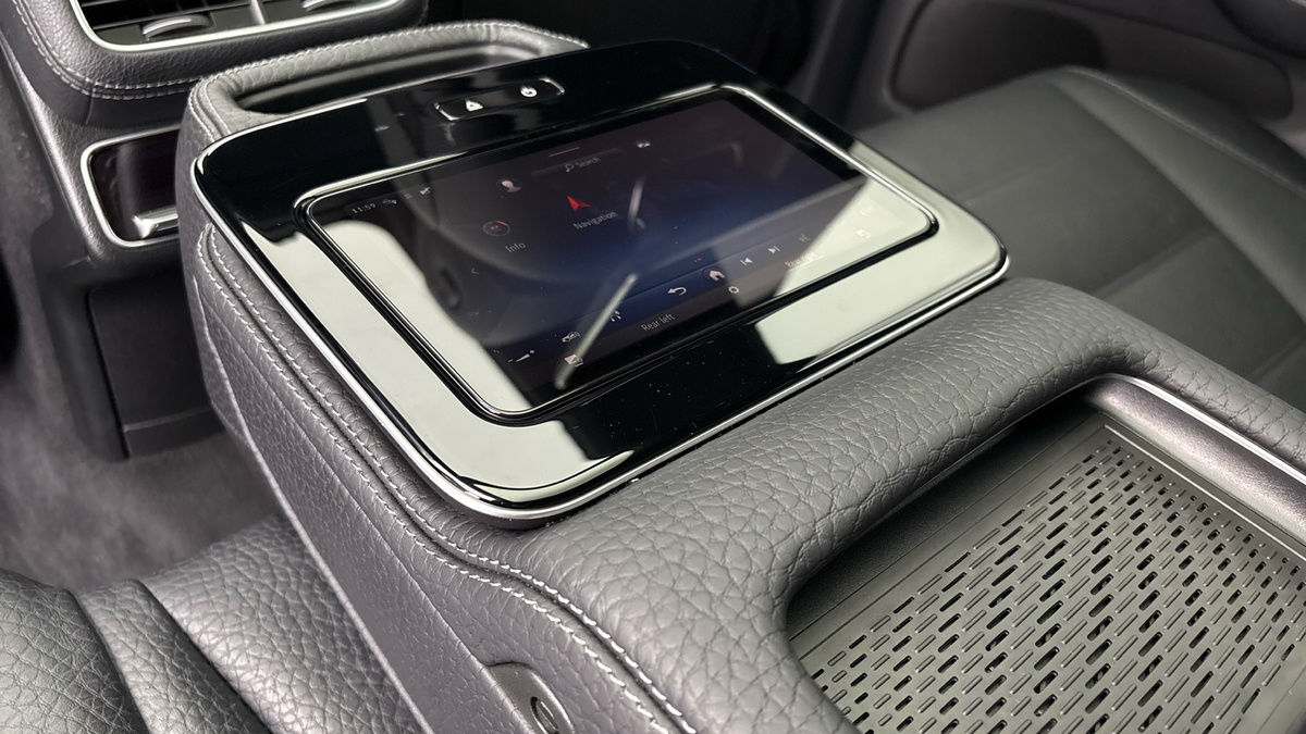Mercedes-Benz GLS Image 38