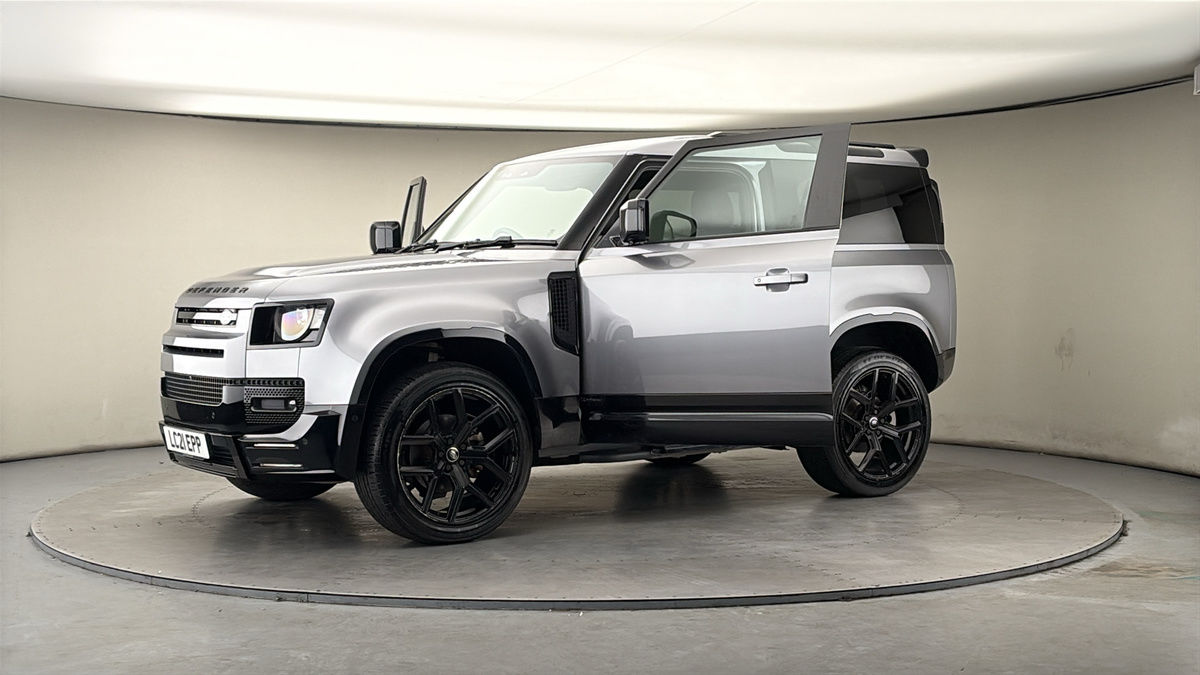 More views of Land Rover Defender 90