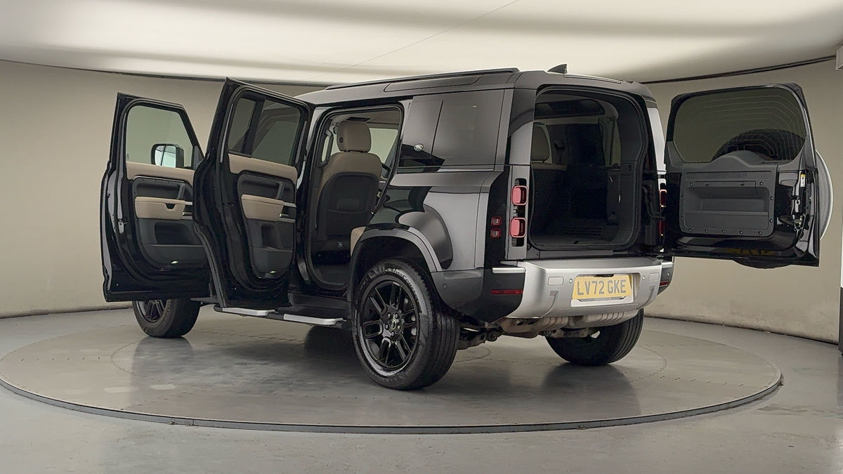 More views of Land Rover Defender 110