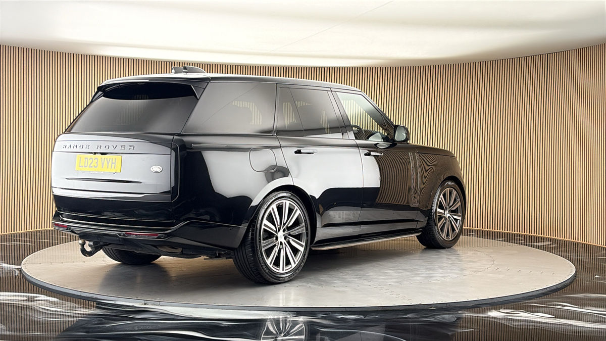 More views of Land Rover Range Rover