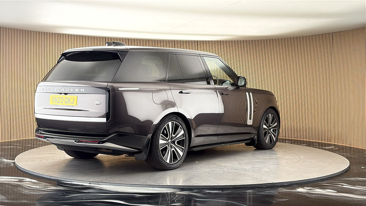 More views of Land Rover Range Rover