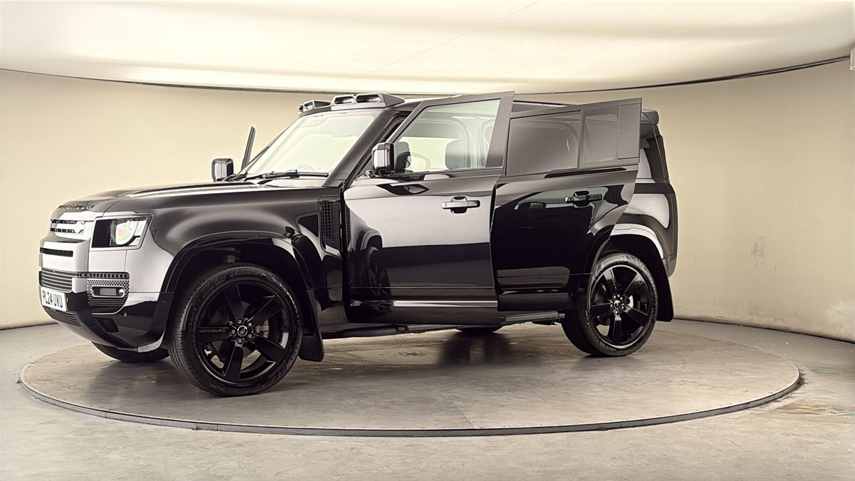 More views of Land Rover Defender 110